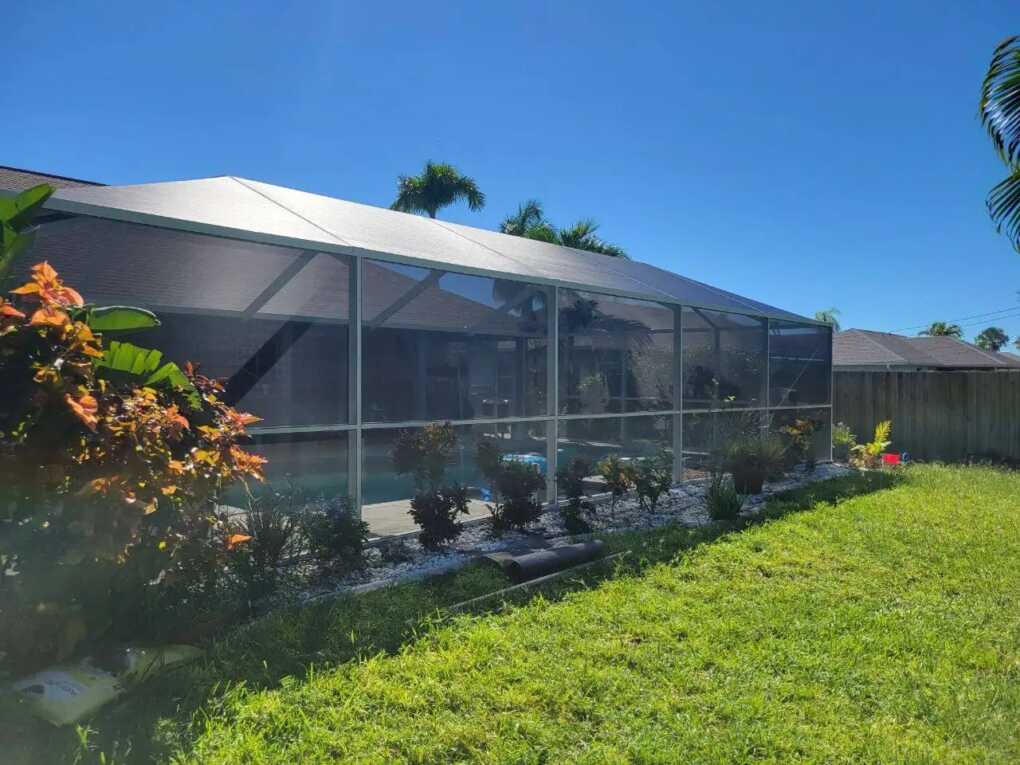 Who Is the Best Pool Enclosure Company in Florida